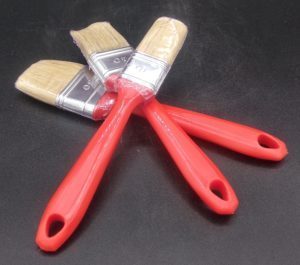 3 pennelli pittura assortiti in omaggio